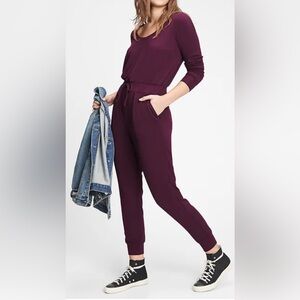Gap sweatshirt jogger jumpsuit. NWT.Athleisure, casual.Size M. Color Plum.